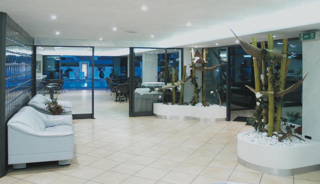 Hotel Liverpool Cervia Extérieur photo
