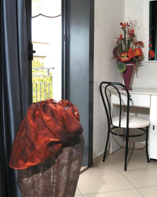 Hotel Liverpool Cervia Chambre photo