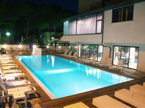 Hotel Liverpool Cervia Extérieur photo